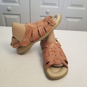 Soft Spots 100% Leather Sandals Size 7W Tan See Photos